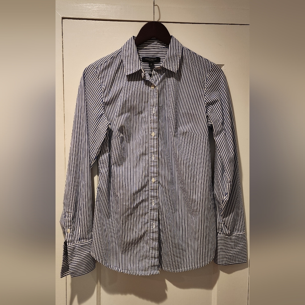 Banana Republic Black and White Button Down Shirt